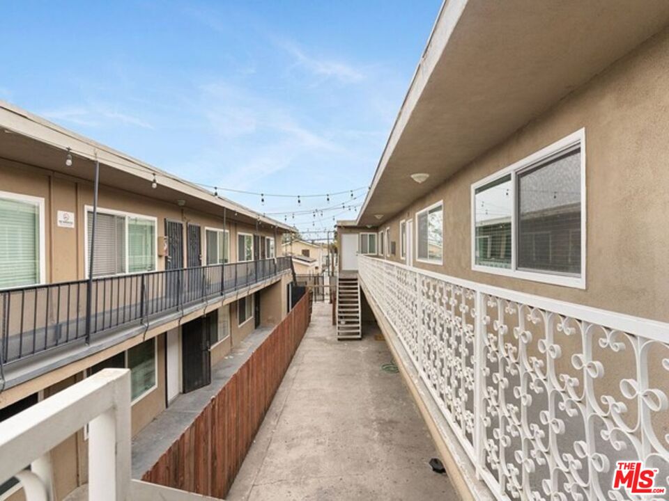 1332 Walnut Ave