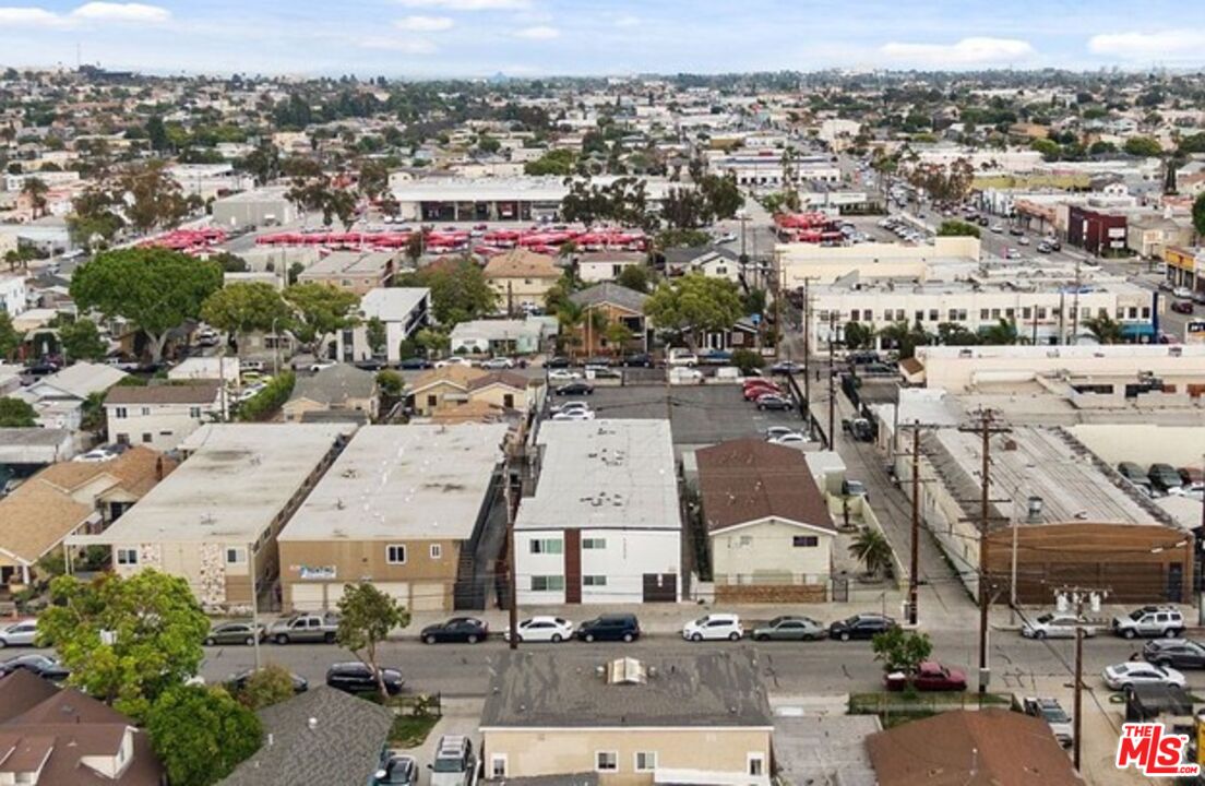 1332 Walnut Ave