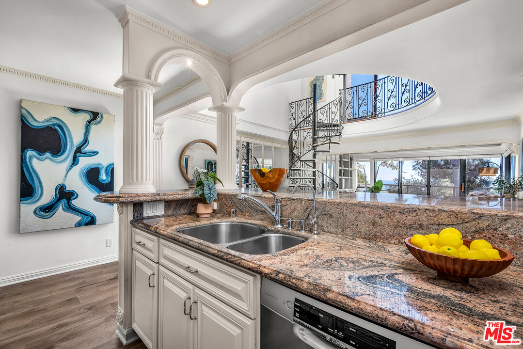 833 Ocean Ave Unit: 301