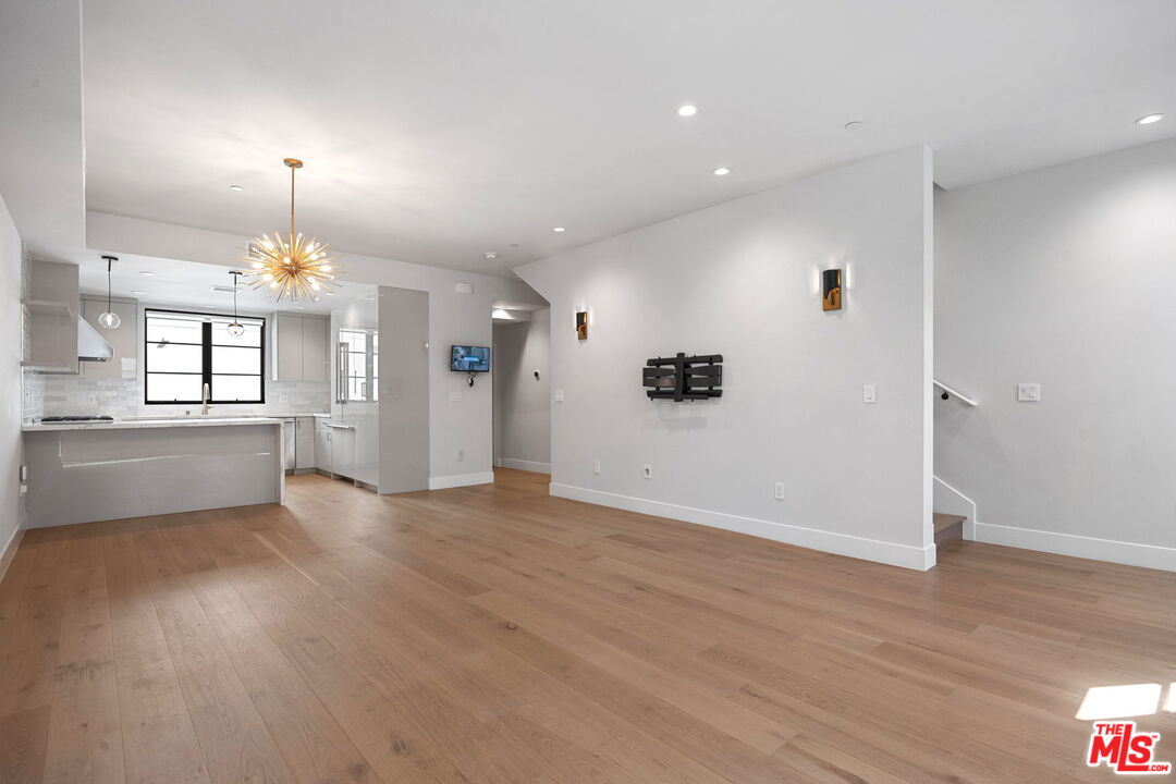 10612 W Kareen Ct