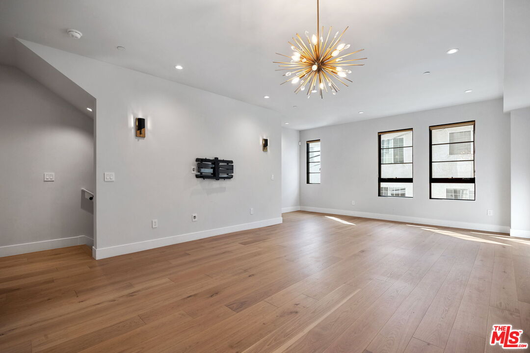 10612 W Kareen Ct
