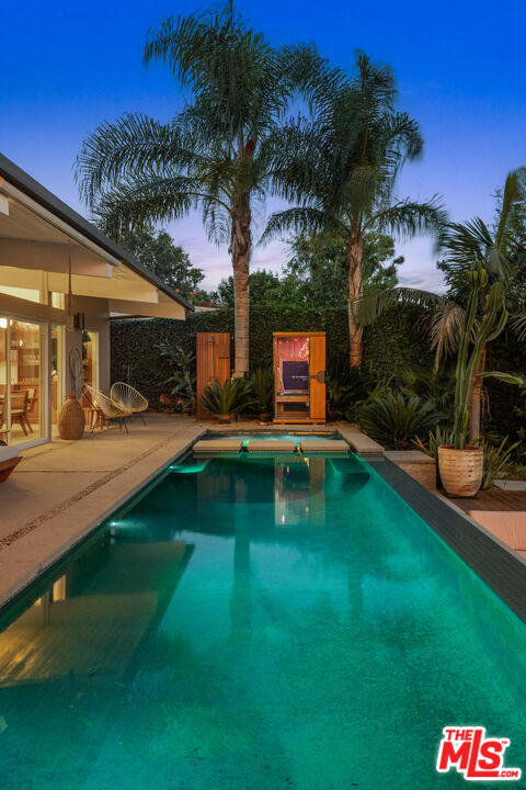 2102 Ridgemont Dr
