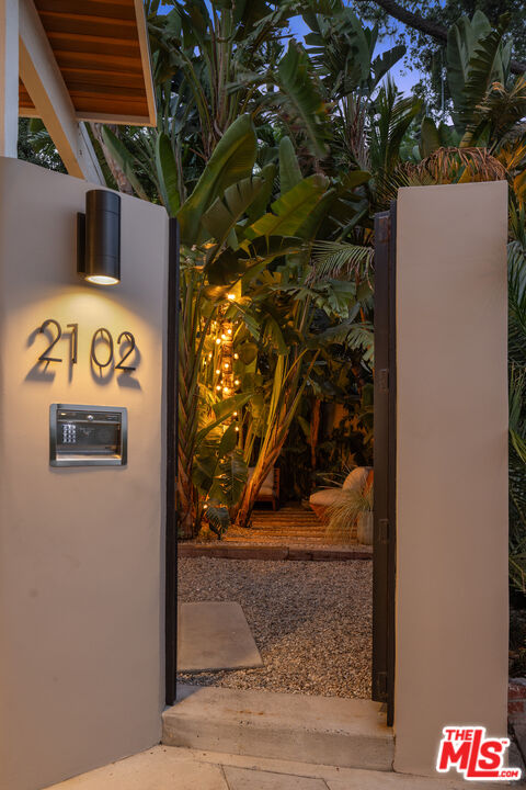 2102 Ridgemont Dr