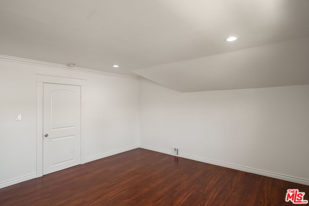 251 S Ardmore Ave