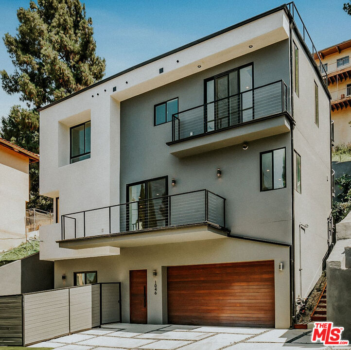 1046 Oban Dr