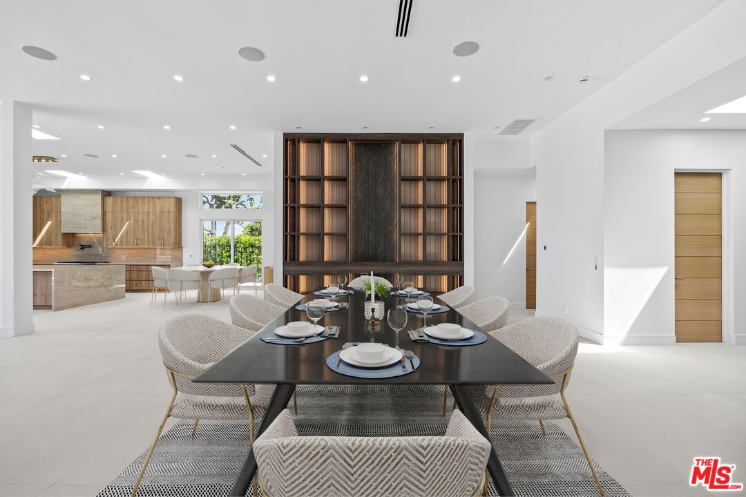16851 Encino Hills Dr