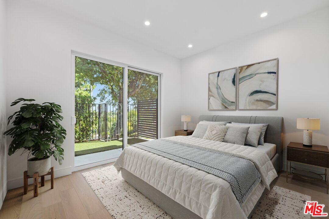 16851 Encino Hills Dr