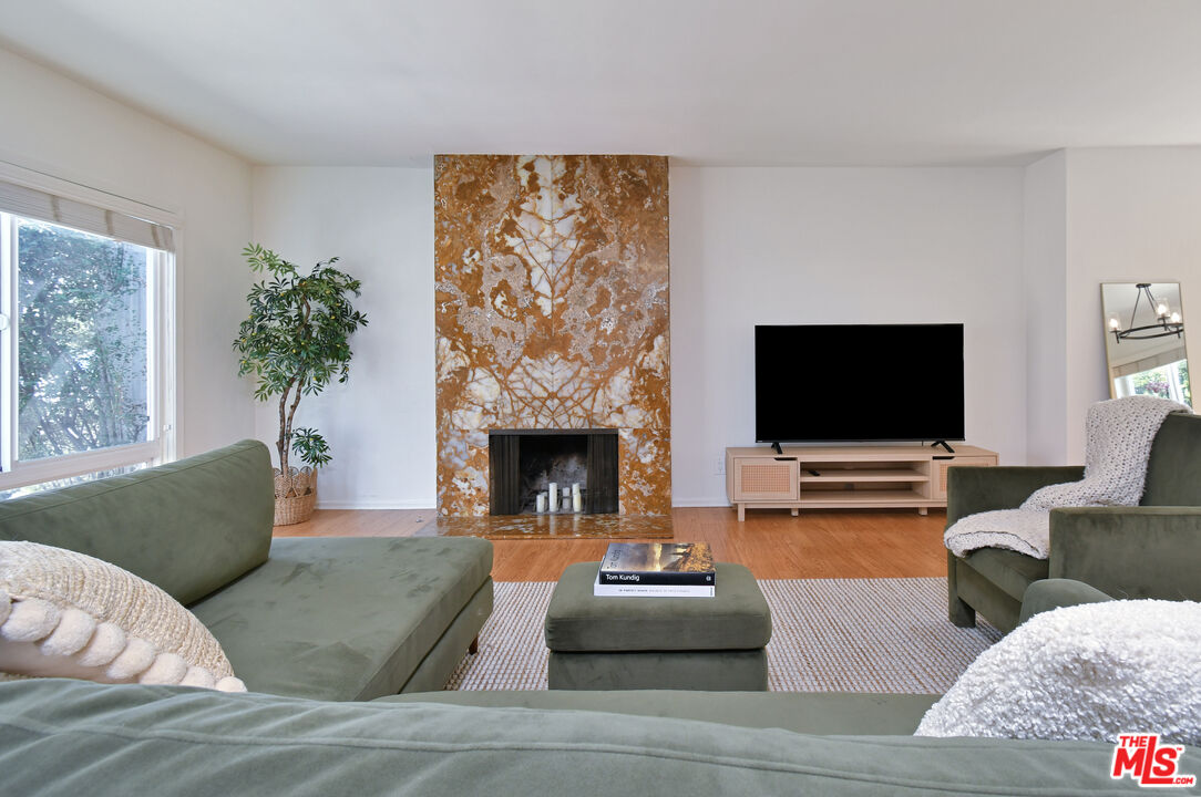 6133 Maryland Dr