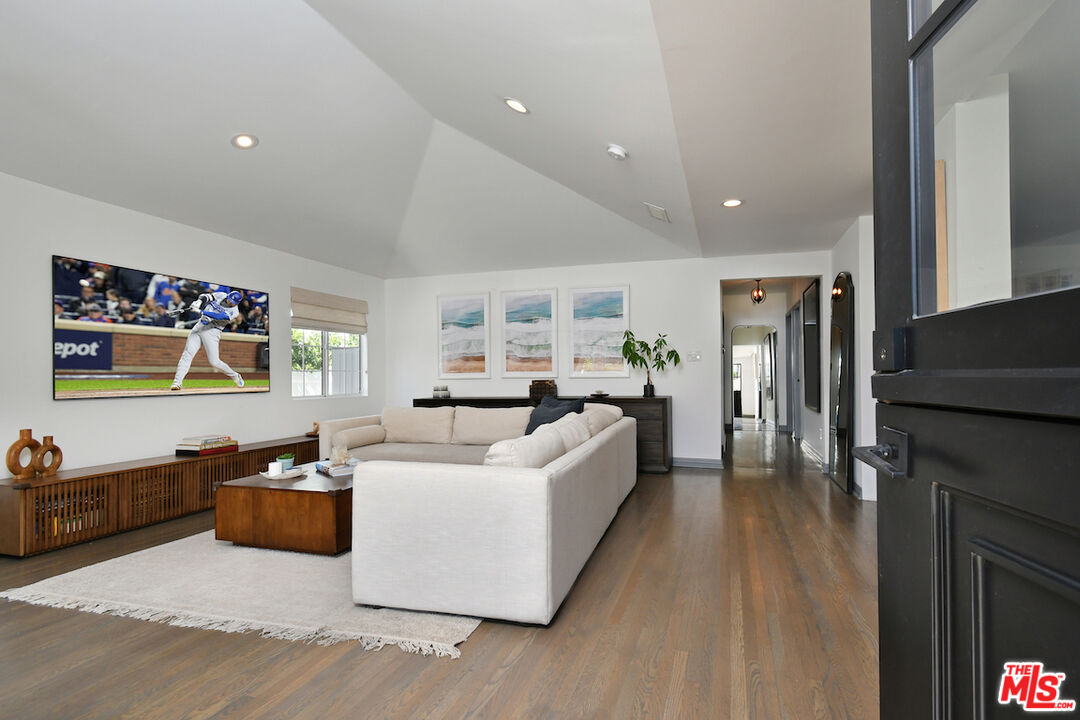 18033 Rosita St