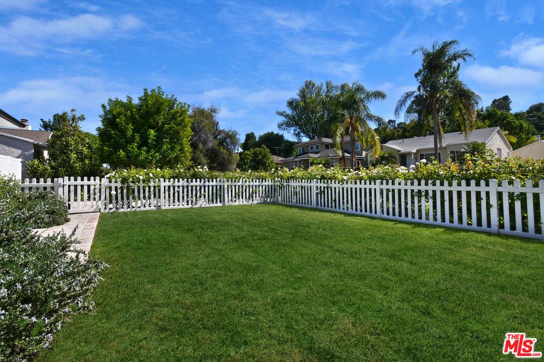 18033 Rosita St