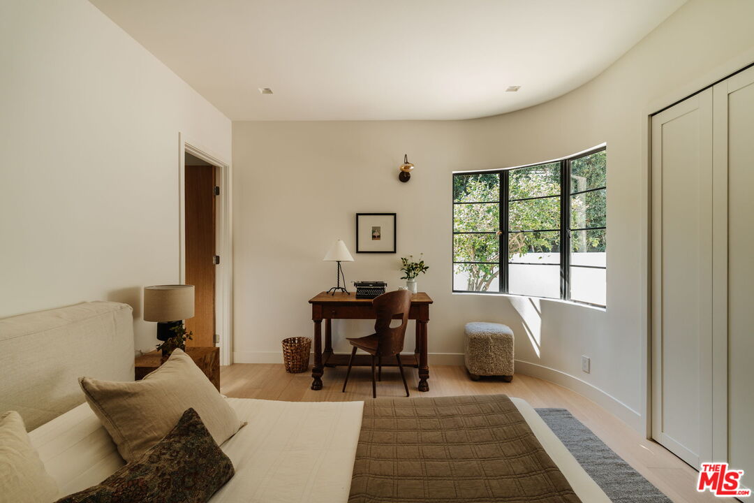 2005 Ames St