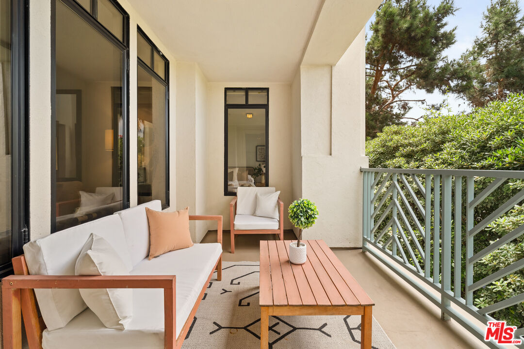 5625 Crescent Park Unit: 114