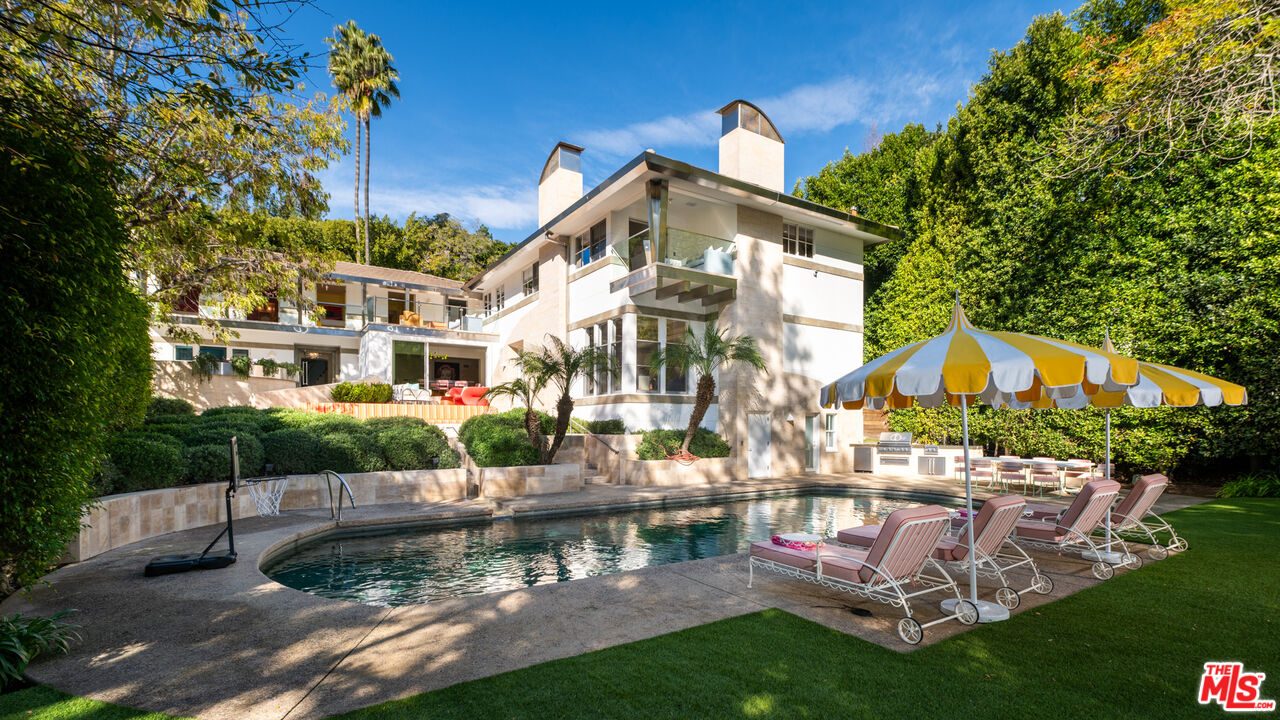 661 Doheny Rd