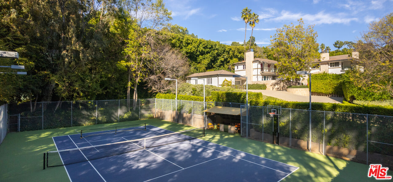 661 Doheny Rd