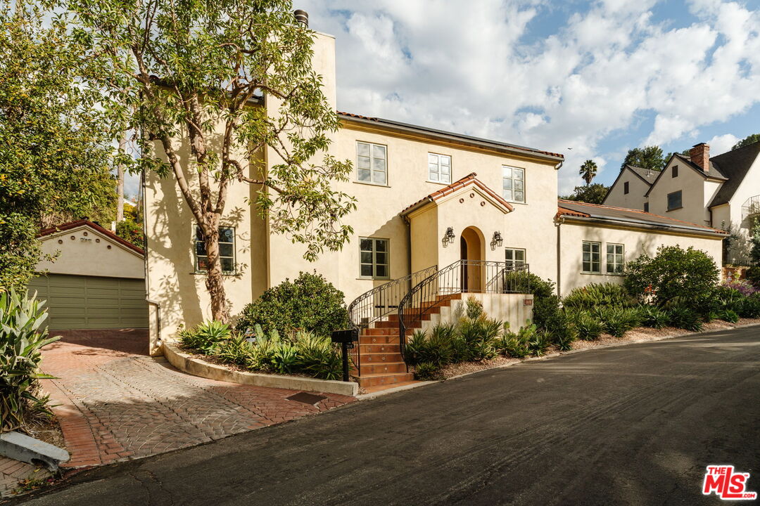 3410 La Sombra Dr