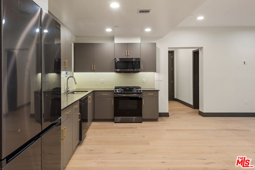 118 N Orlando Ave Unit: 101