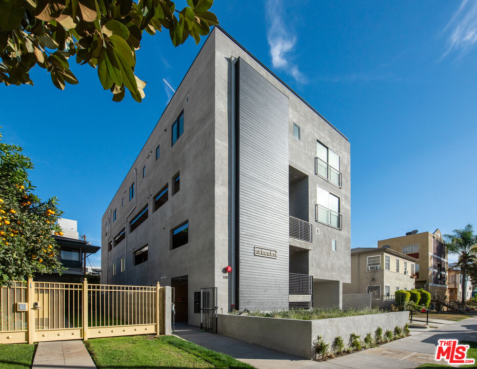 118 N Orlando Ave Unit: 101