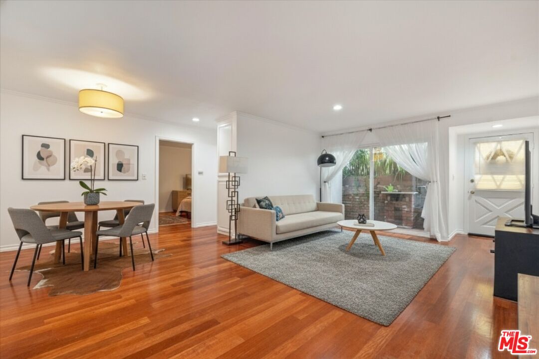 1327 Stanford St Unit: 3
