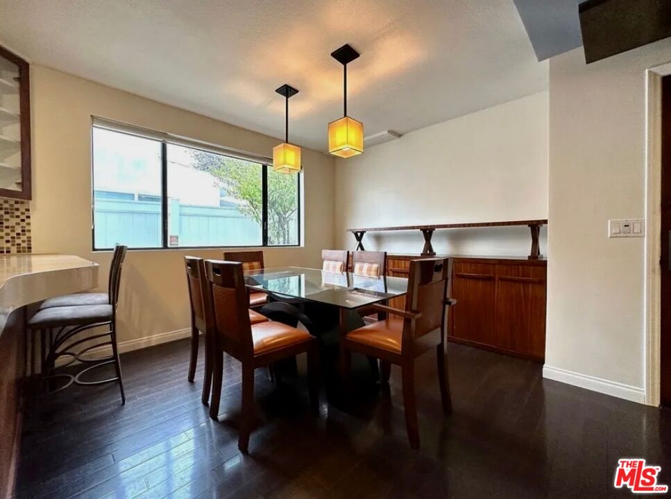 805 N West Knoll Dr Unit: 1