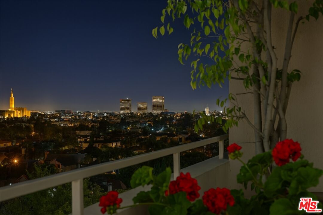 1333 S Beverly Glen Blvd Unit: 904
