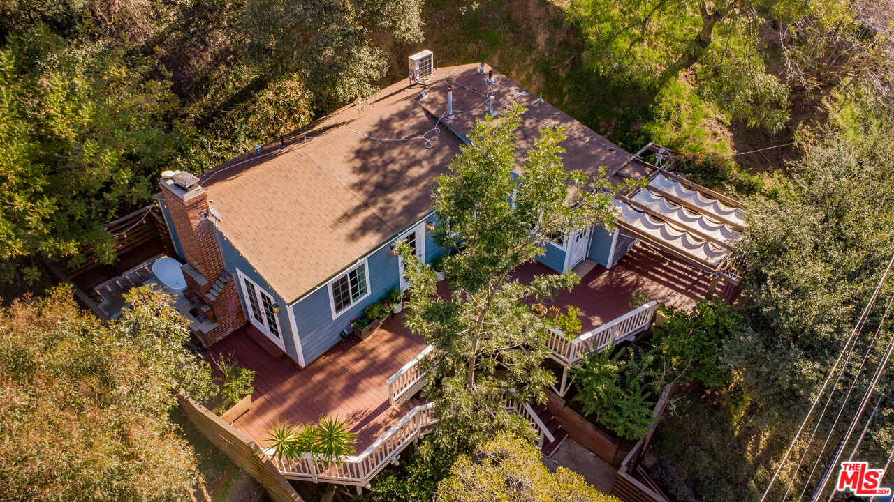 8530 Lookout Mountain Ave