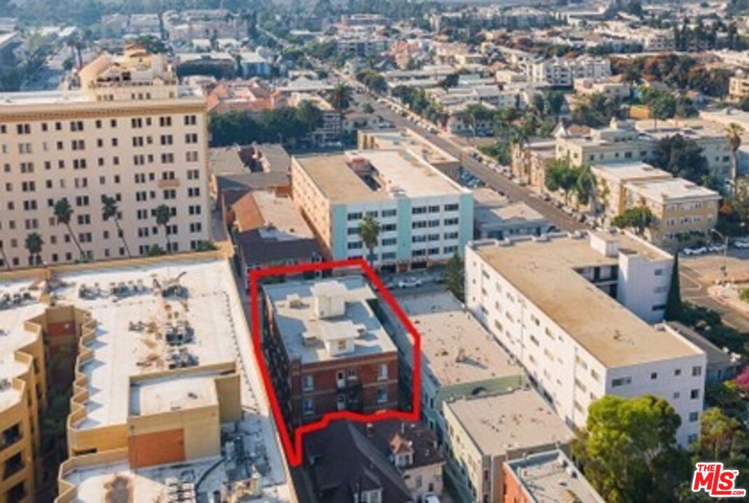 330 Cedar Ave
