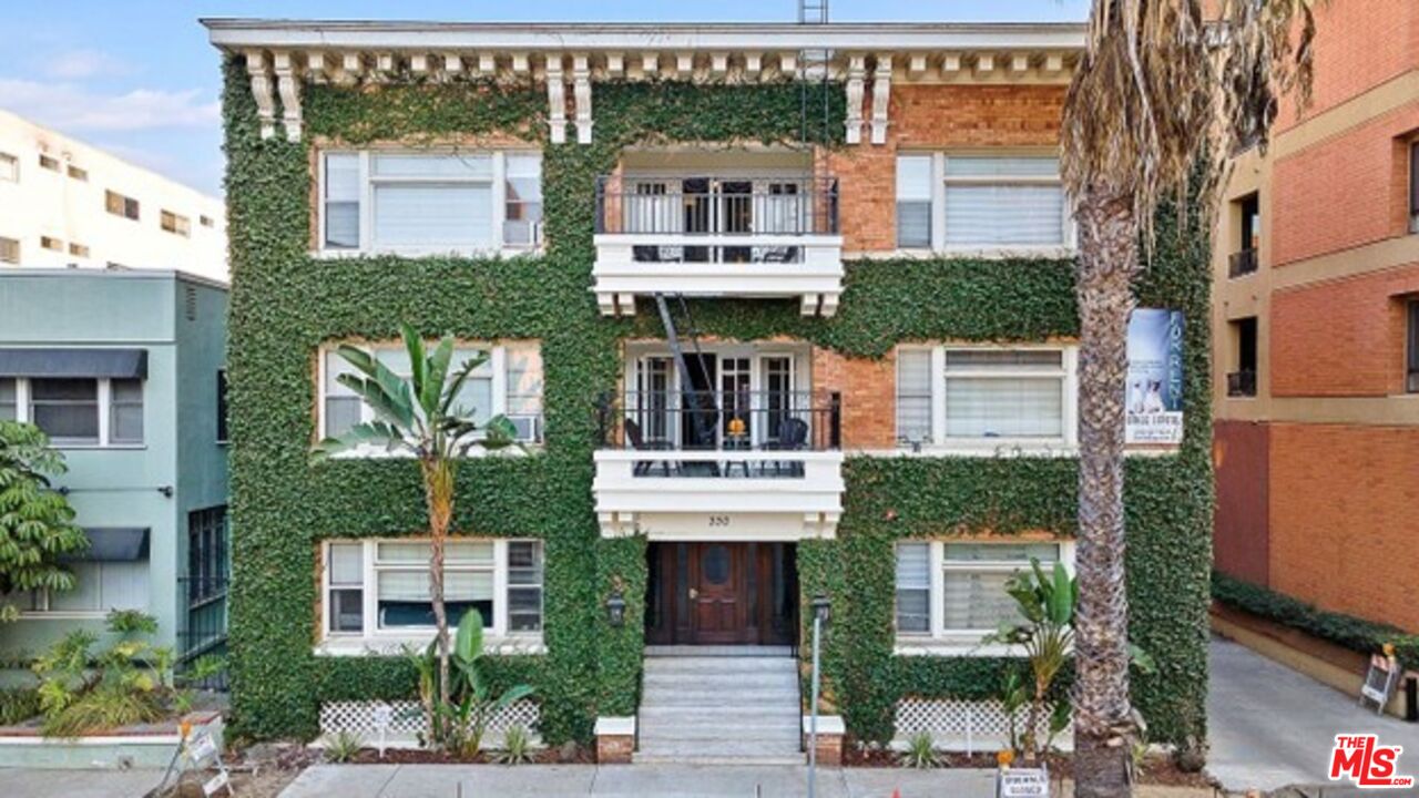 330 Cedar Ave