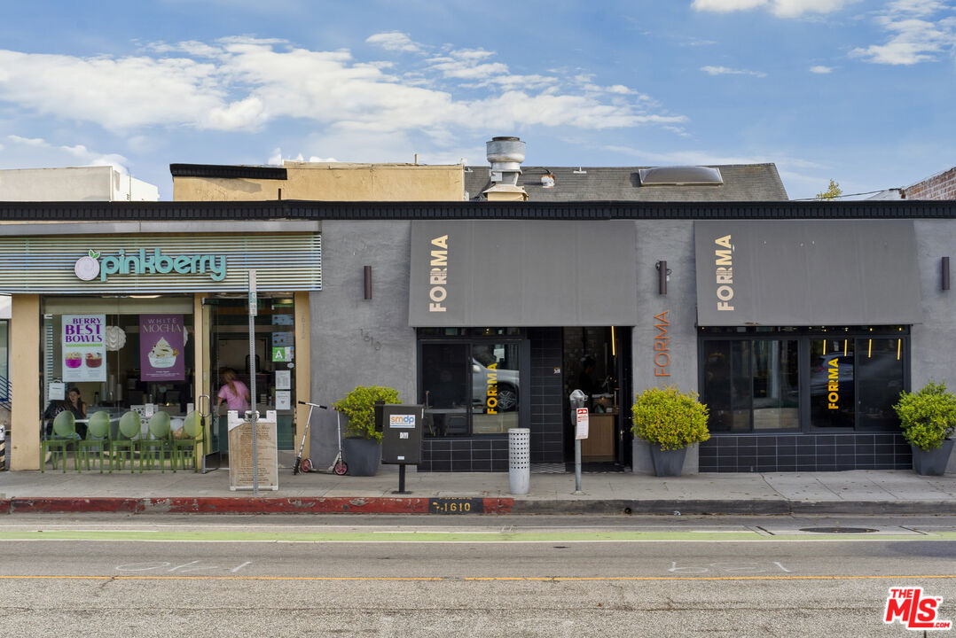 830 17th St Unit: 2