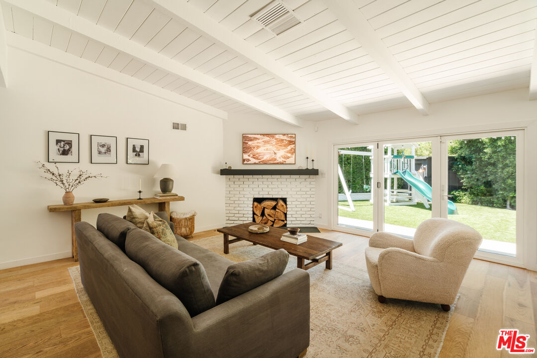 13211 Cumpston St