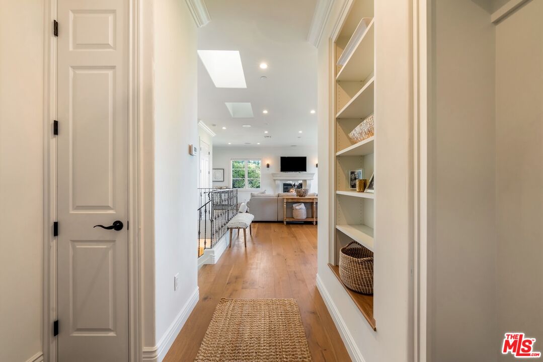 3721 Eureka Dr