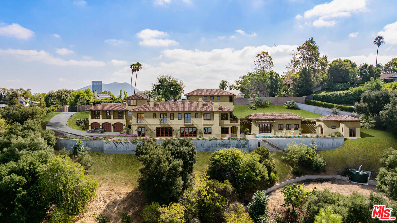 3721 Eureka Dr