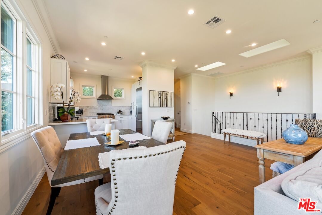 3721 Eureka Dr