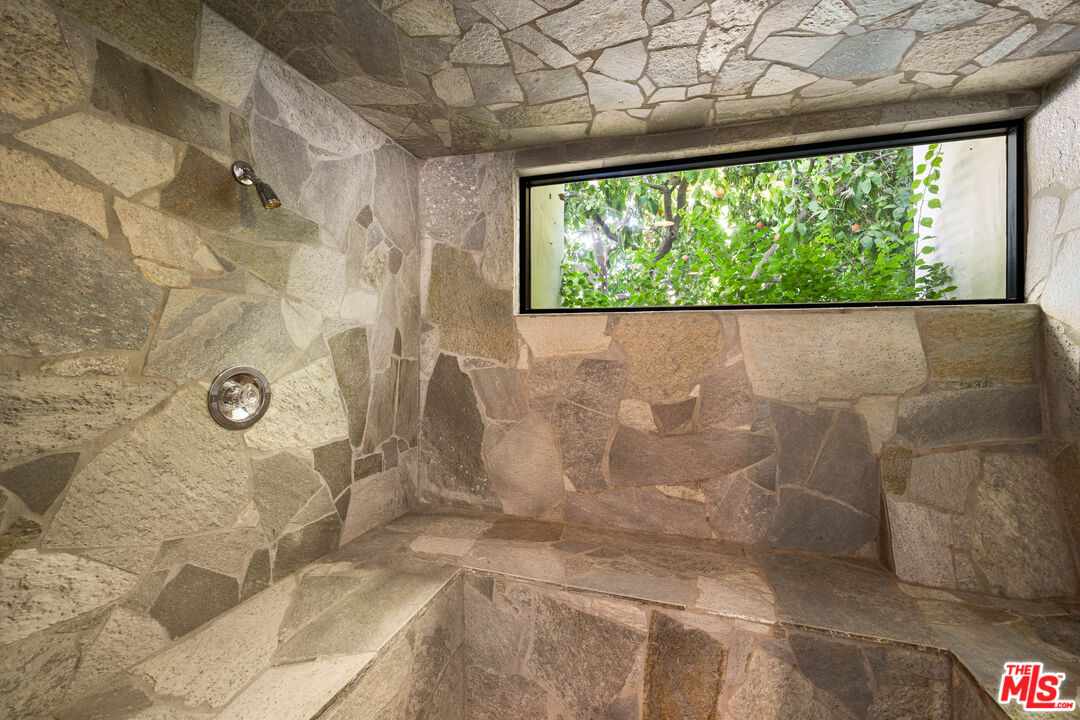 64505 Via Amante