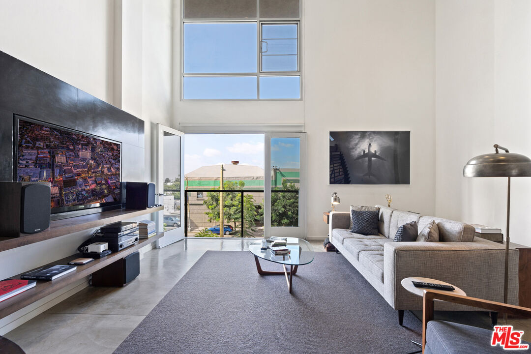 4111 W Sunset Blvd Unit: 546