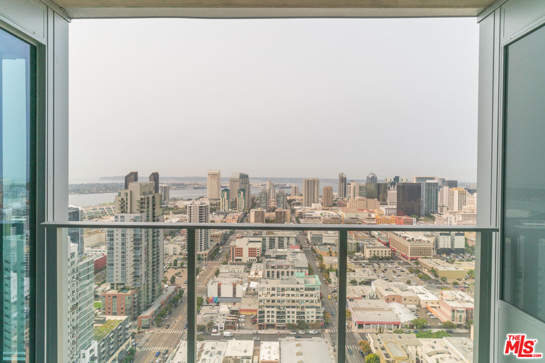 601 Eleventh Unit: PH 3304