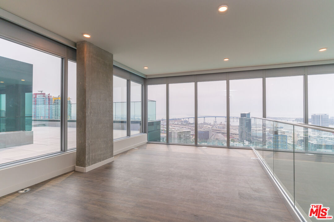 601 Eleventh Unit: PH 3304