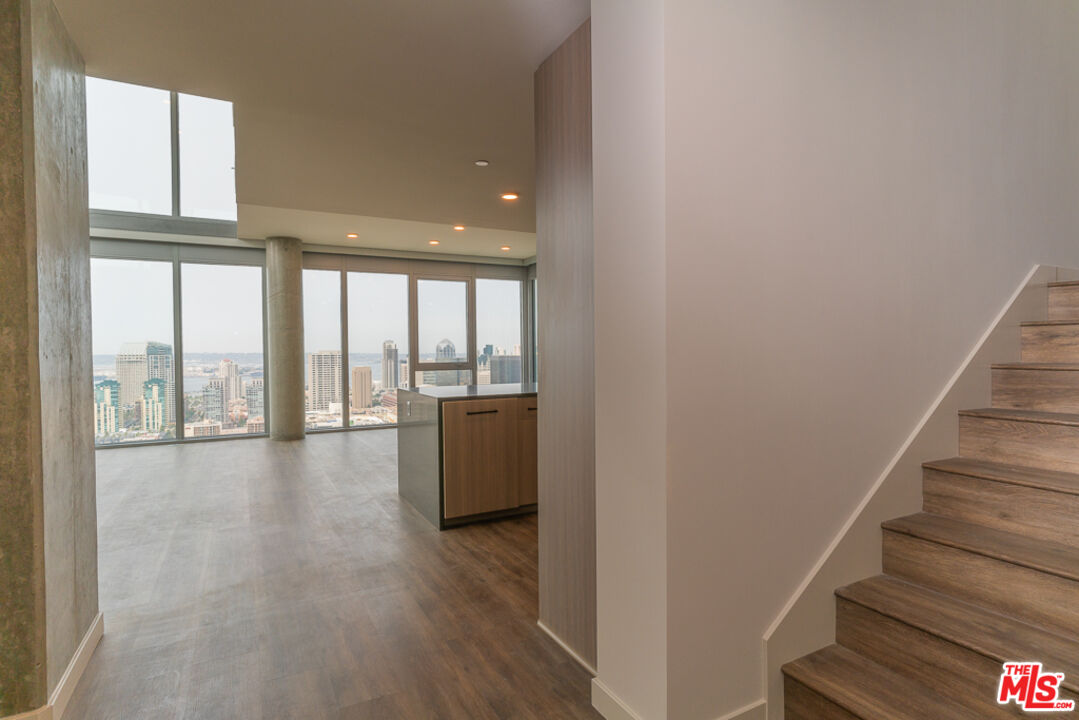601 Eleventh Unit: PH 3304