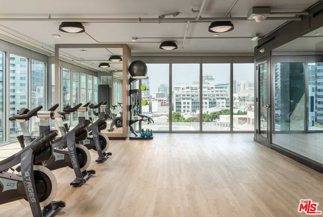 601 Eleventh Unit: PH 3304
