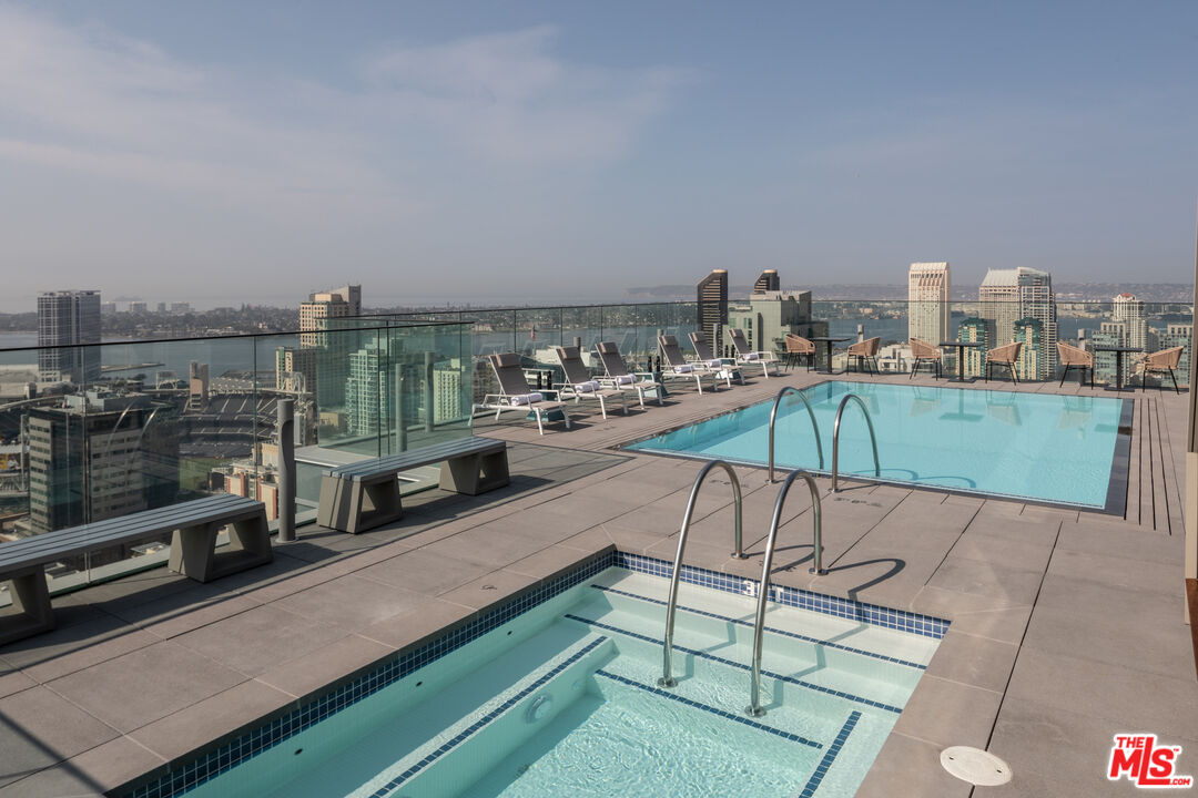 601 Eleventh Unit: PH 3304