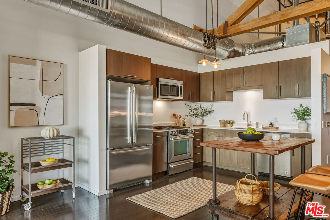 530 S Hewitt St Unit: 539