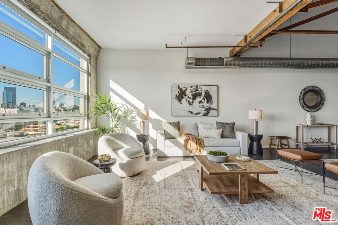 530 S Hewitt St Unit: 539