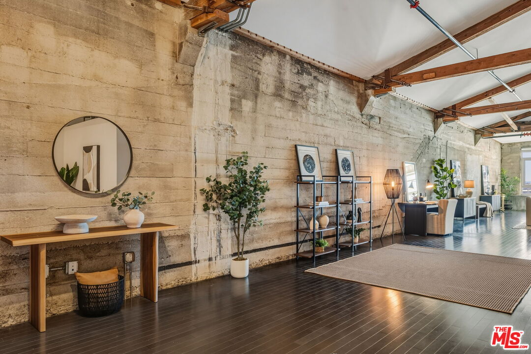 530 S Hewitt St Unit: 539