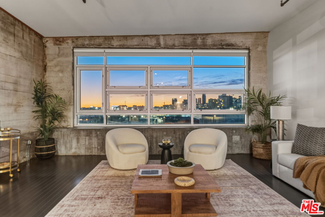 530 S Hewitt St Unit: 539