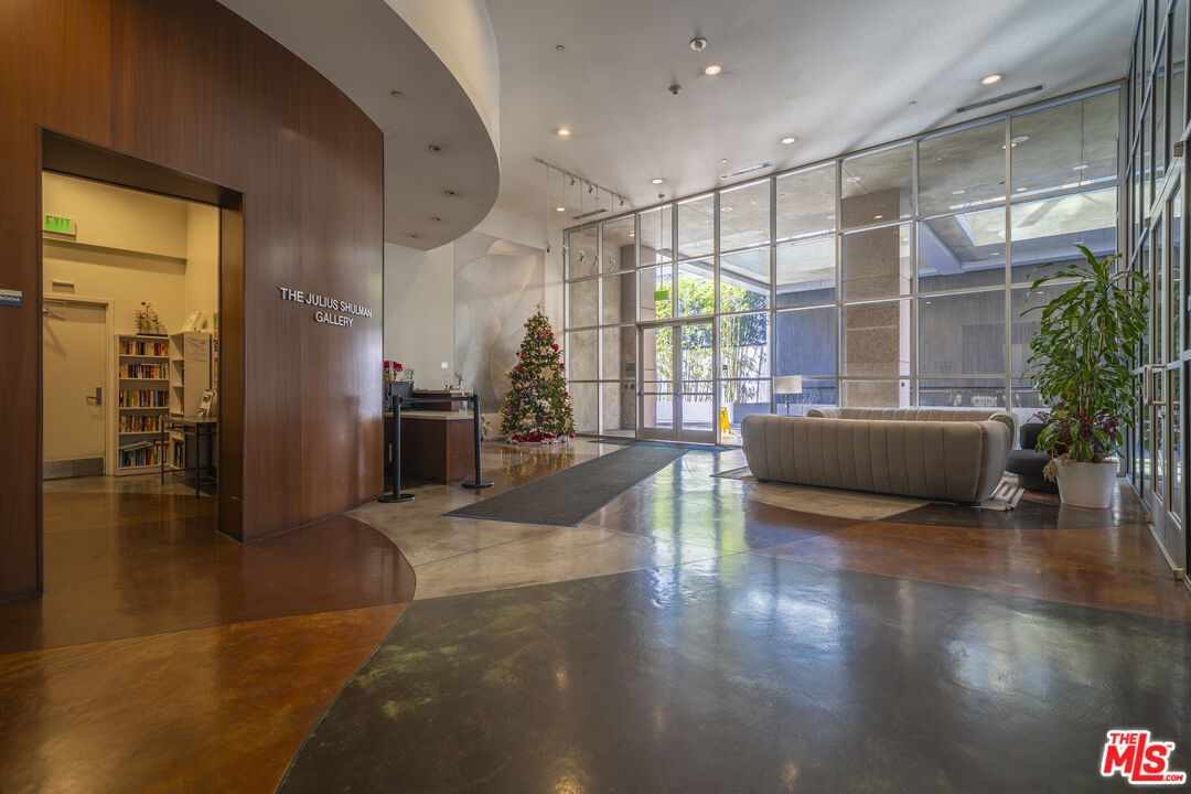 801 S Grand Ave Unit: 1902