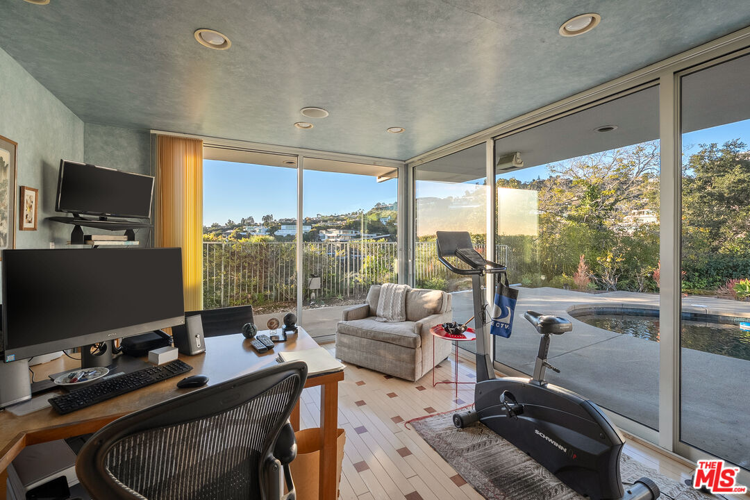 1515 Blue Jay Way