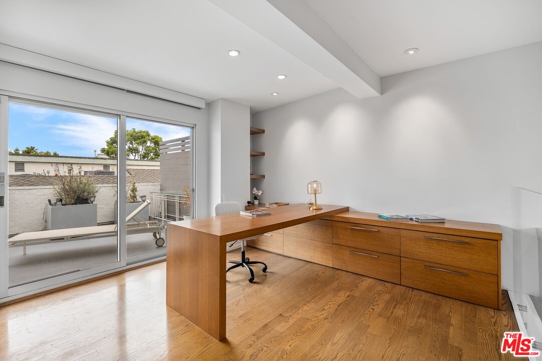 1730 California Ave Unit: 4