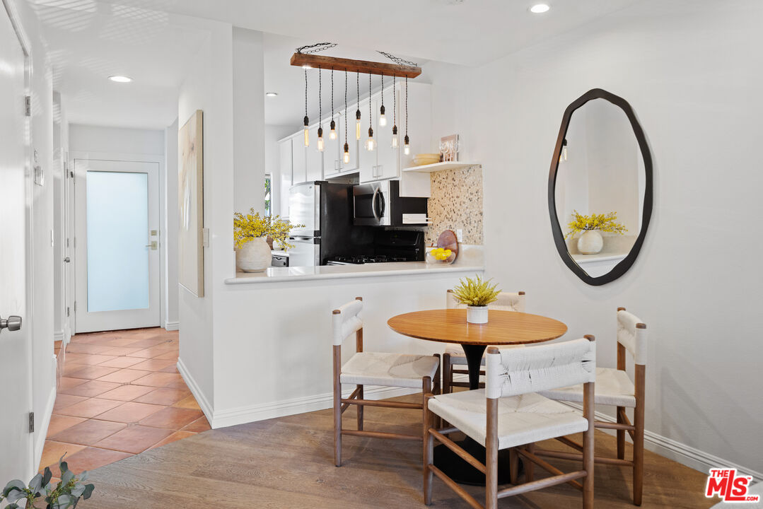 2500 Abbot Kinney Blvd Unit: 7
