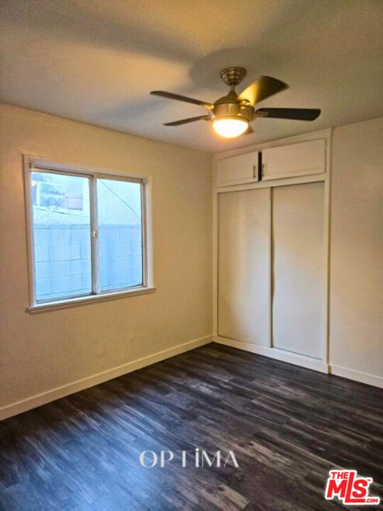 2285 Earl Ave