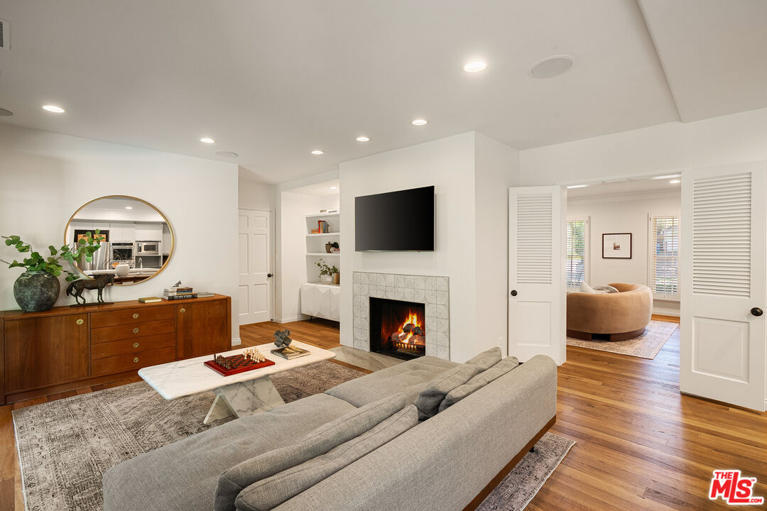 642 Warner Ave