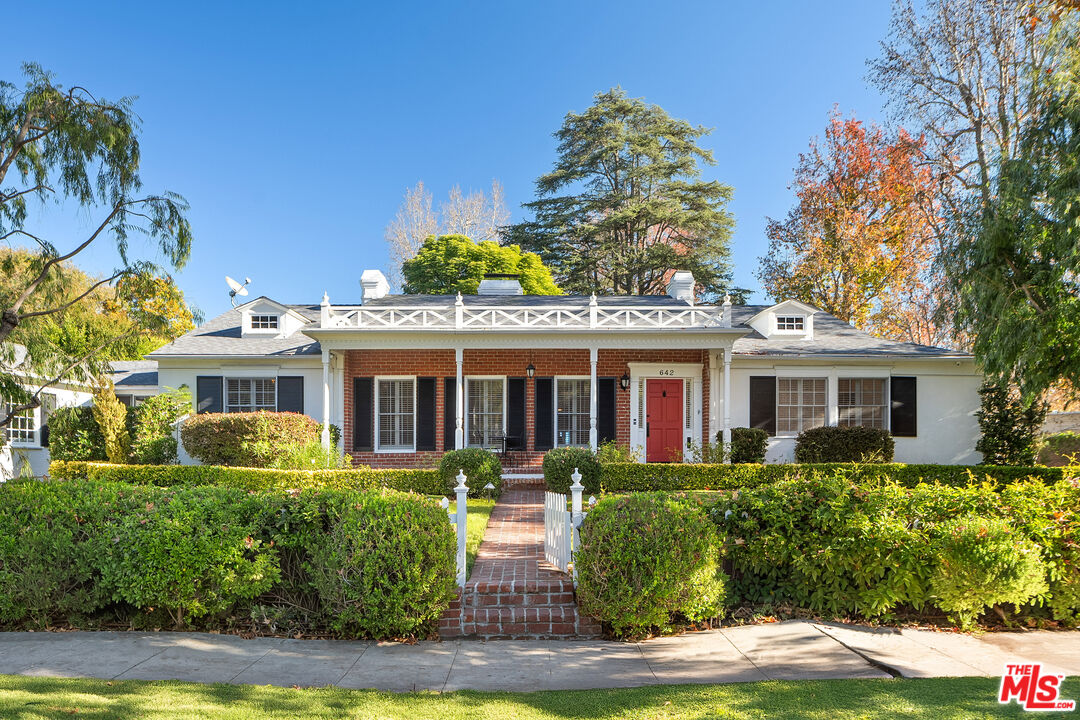 642 Warner Ave